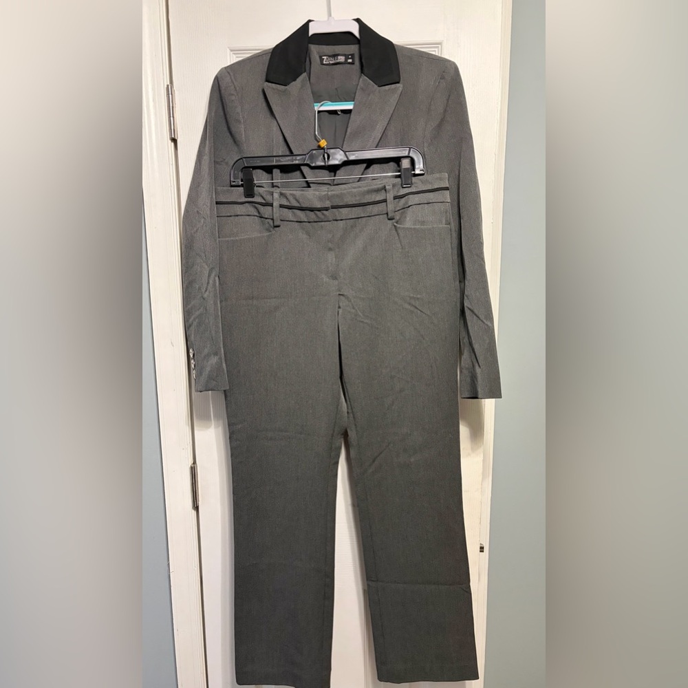 New York & Company Gray Women's Suit